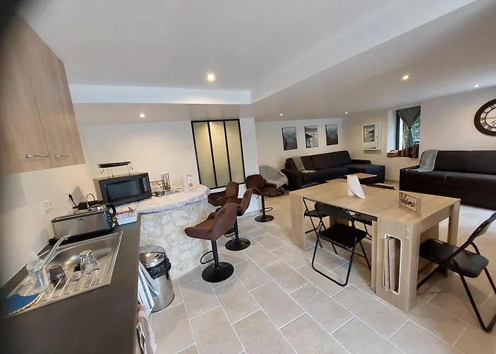 게스트하우스 La Picardiere 3*